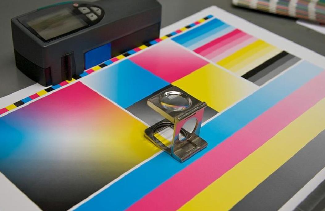 What are the reasons for color difference in packaging box printing?